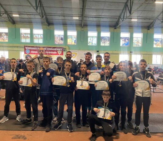 Павлоградці вибороли медалі з кікбоксингу у Броварах