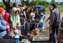 Павлоградці відзначають Великдень (ФОТО і ВІДЕО)
