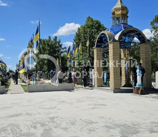 На кладовищі Павлограда збудували капличку з унікальними дзвониками