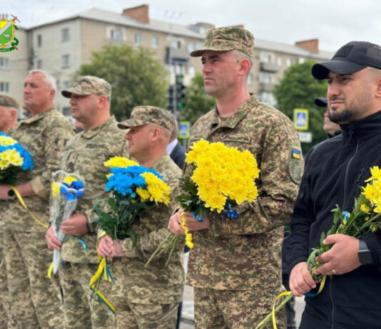 У Павлограді 8 травня нагородили посмертно загиблих героїв