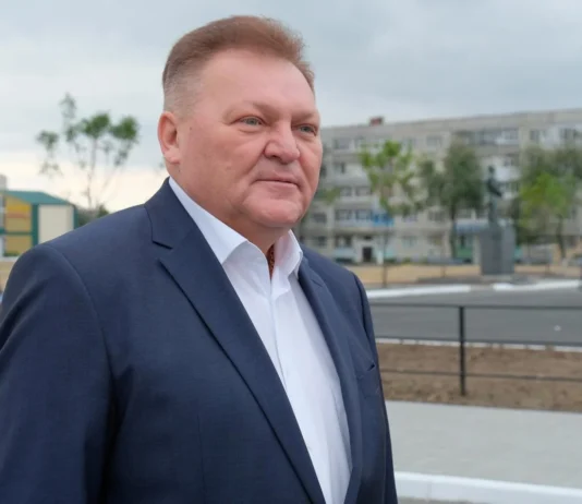 Депутати Тернівської міської ради готуються висловити недовіру міському голові Віталію Тарелкіну