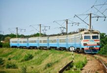 На Павлоградщині чоловік випав з вікна електрички