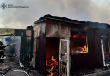 У Першотравенську згорів ринок (ВІДЕО)