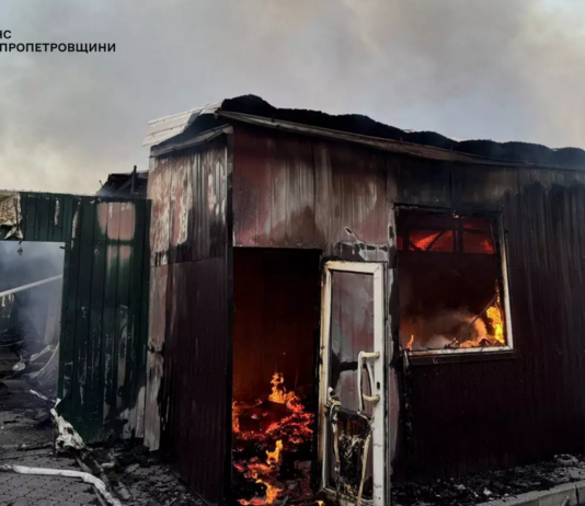 У Першотравенську згорів ринок (ВІДЕО)