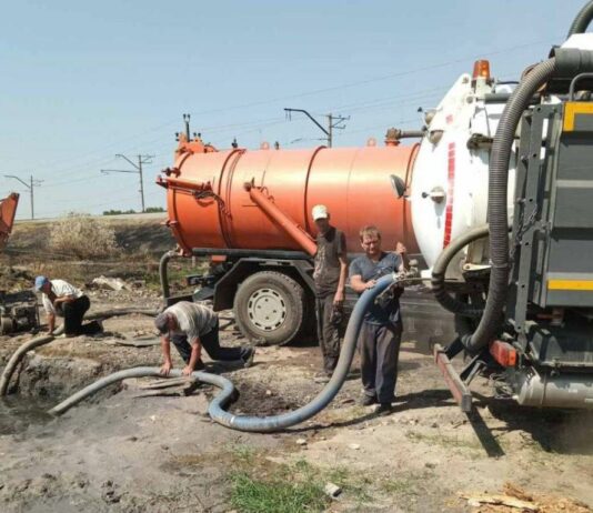 У Павлограді прорвало велику каналізаційну трубу