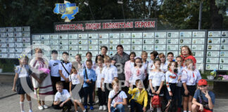 Діти з гімназії №3 поспілкувалися з матерями загиблих військових