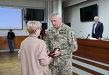 Шістьох захисників з Павлограда нагородили посмертно