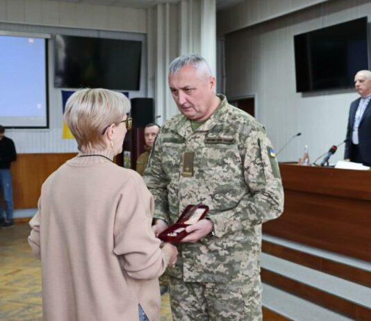 Шістьох захисників з Павлограда нагородили посмертно