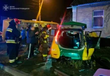 У Павлограді зіштовхнулися автобус та автівка: є постраждалі