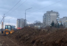 У Павлограді демонтували дамбу вздовж вулиці