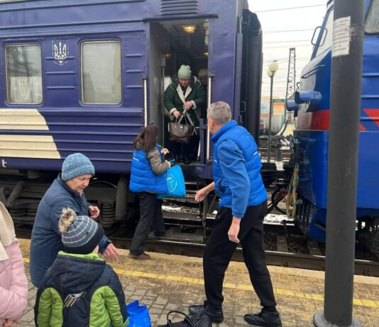 Триває обов’язкова евакуація з Донеччини ― ОВА