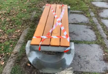 У Павлограді встановили лави на бульварі Озерному