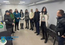 Хабарі за водійські права: на Дніпропетровщині викрили посадовців сервісних центрів і правоохоронців