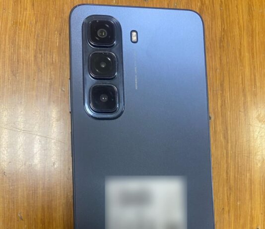 У Павлограді чоловік вкрав дві мобілки у магазині