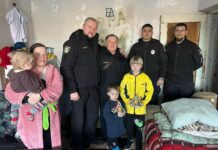 Павлоградські поліцейські спільно з капеланами відвідали сім’ю, що потребує підтримки та уваги