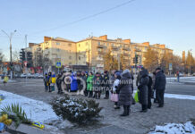 Пам’ять, що не згасає: у Павлограді вшанували загиблих під Дебальцево (ФОТО)