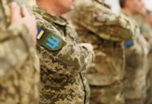 При укладанні контракту добровольцю планують виплачувати певну суму ― нардеп