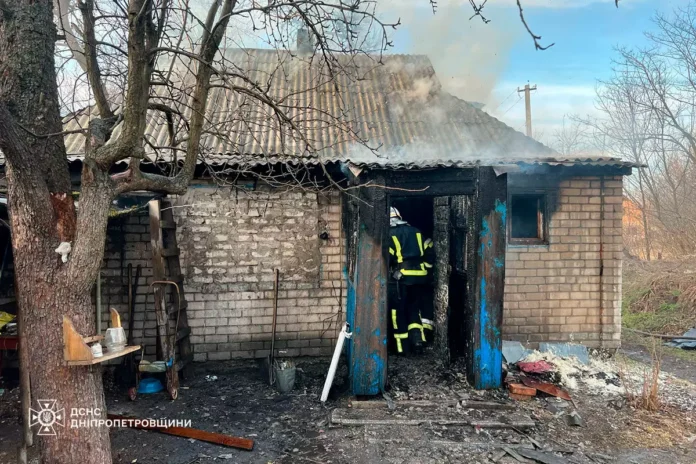 На Павлоградщині горів житловий будинок