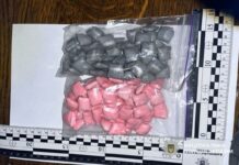 Поліцейські м. Самар затримали трьох павлоградців за збут психотропів