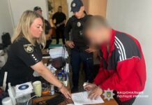 У Павлограді затримали чоловіка, який побив та порізав ножем двох місцевих мешканців