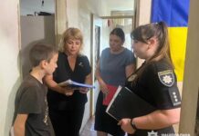 Поліцейські Павлограда відвідали родини, які опинилися в складних життєвих обставинах