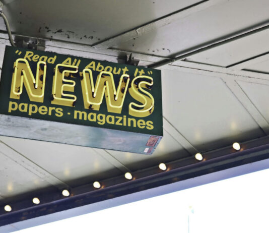 Навіщо українцям стежити за подіями у світі: основні причини