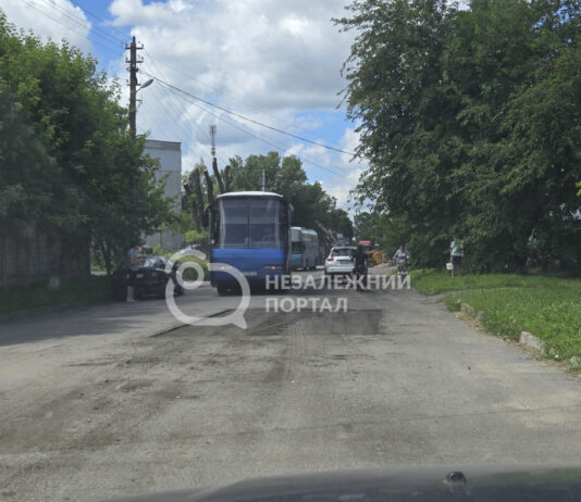 У Павлограді проводять поточний ремонт вул. Озерної
