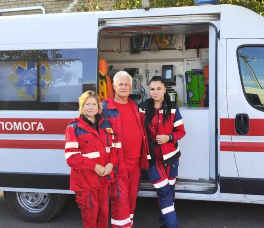 У Павлограді чоловік стрибнув з вікна: його госпіталізували з тяжкими травмами