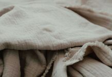 Чому муслін ідеально підходить для дитячого одягу та постільної білизни