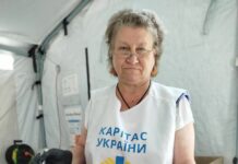 У благодійній їдальні транзитного центру в Павлограді щодня годують від 100 до 200 евакуйованих