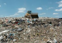 У Павлограді на полігоні твердих побутових відходів проводять зволоження та рекультивацію