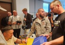 Шахтарі-ветерани із Західного Донбасу наживо побачили перемогу Усика