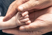 Жахлива статистика: в Україні смертність втричі перевищує народжуваність