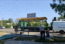 У Павлограді вандали пошкодили зупинку громадського транспорту