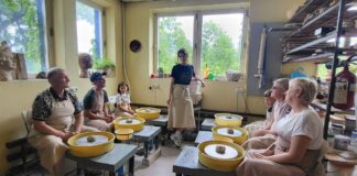 Шлях до зцілення: ветерани з родинами побували у гончарній майстерні