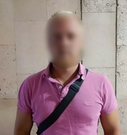 На Павлоградщині поліцейські затримали чоловіка за побиття сусіда