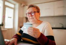 В Україні продовжили виплати для найбільш вразливих категорій ВПО