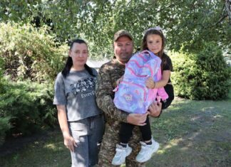 У Павлограді діти Героїв отримали шкільні набори