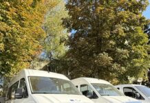 Німецькі благодійники передали Павлограду два мікроавтобуси