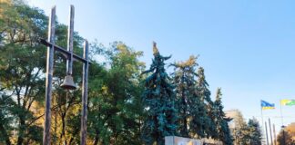 У Павлограді вандали пошкодили Дзвін пам’яті на Алеї Слави