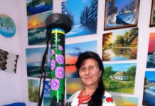 Квіти замість пострілів: павлоградська мисткиня розмальовує гільзи петриківським розписом