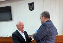 Володарю Кубку Світу з кікбоксингу WAKO та його тренеру вручили стипендії міського голови