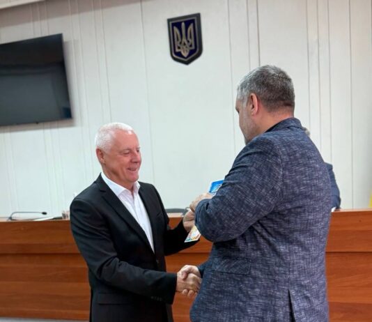 Володарю Кубку Світу з кікбоксингу WAKO та його тренеру вручили стипендії міського голови