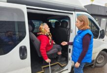 У Павлограді спеціалістка Гуманітарної місії «Проліска» допомогла літній жінці