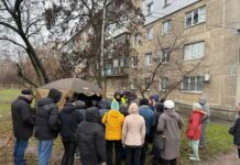 У Павлограді внаслідок ворожої атаки пошкоджені житлові будинки, інфраструктура, гаражі, автівки