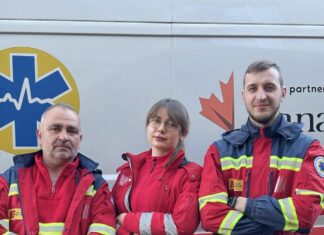 Медики Павлоградської «екстренки» врятували життя літньому чоловіку, який втратив свідомість в аптеці