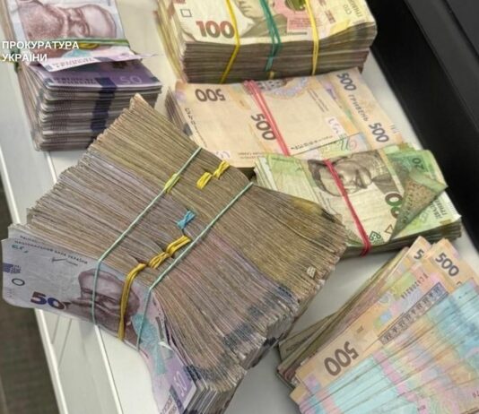 У Дніпрі розкрадали мільйони на відновленні житла після ворожих обстрілів