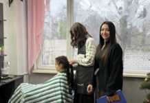 У Західно-Донбаському професійному ліцеї відкрили перукарню для ВПО