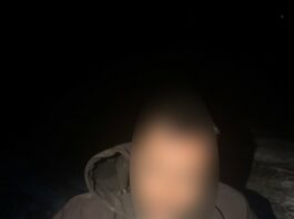 У Шахтарському чоловік обманом заволодів телефоном працівниці готелю