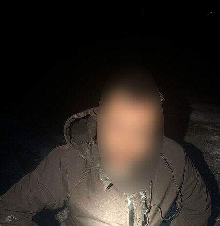 У Шахтарському чоловік обманом заволодів телефоном працівниці готелю